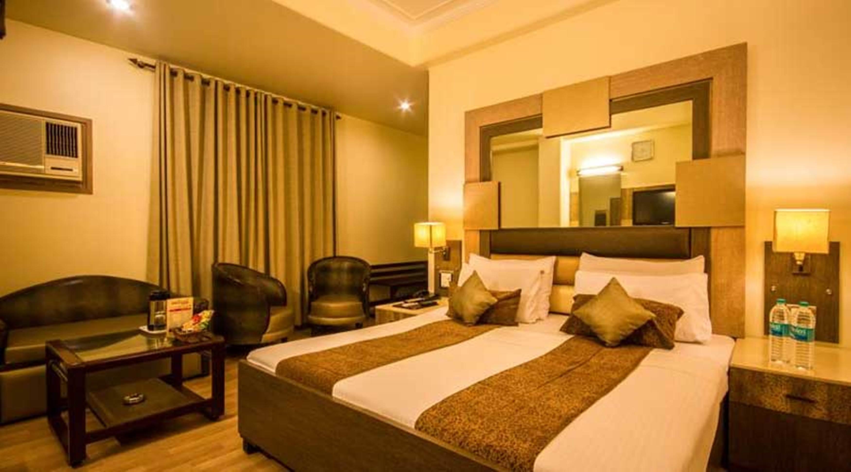 The Suncourt Hotel Yatri Delhi  Zimmer foto