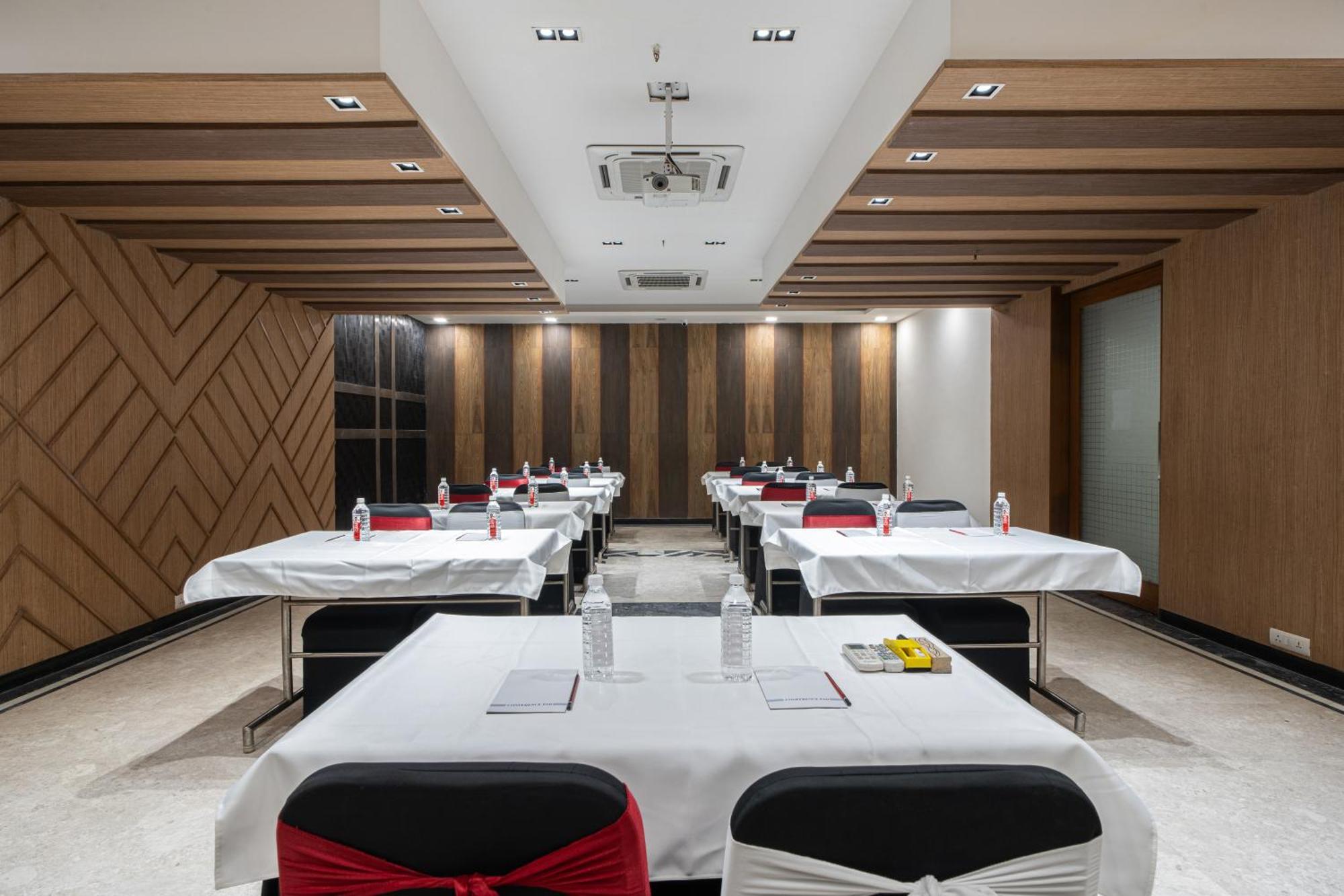 The Suncourt Hotel Yatri Delhi  Exterior foto